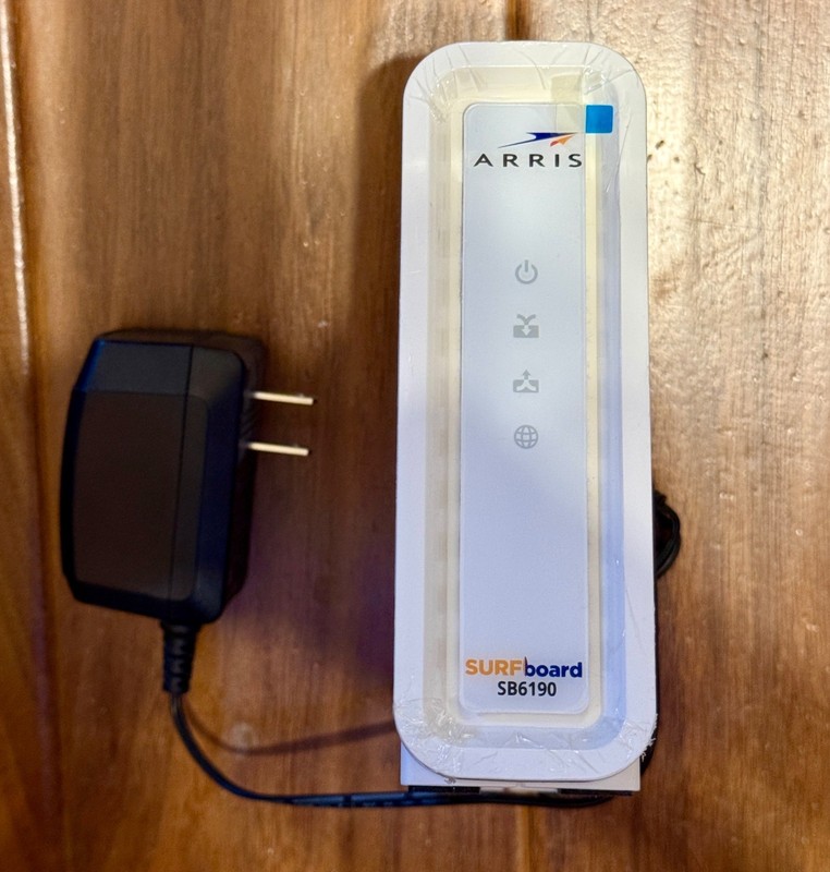 Arris Surfboard SB6190 DOCSIS 3.0 Cable Modem 32x8 Channels white