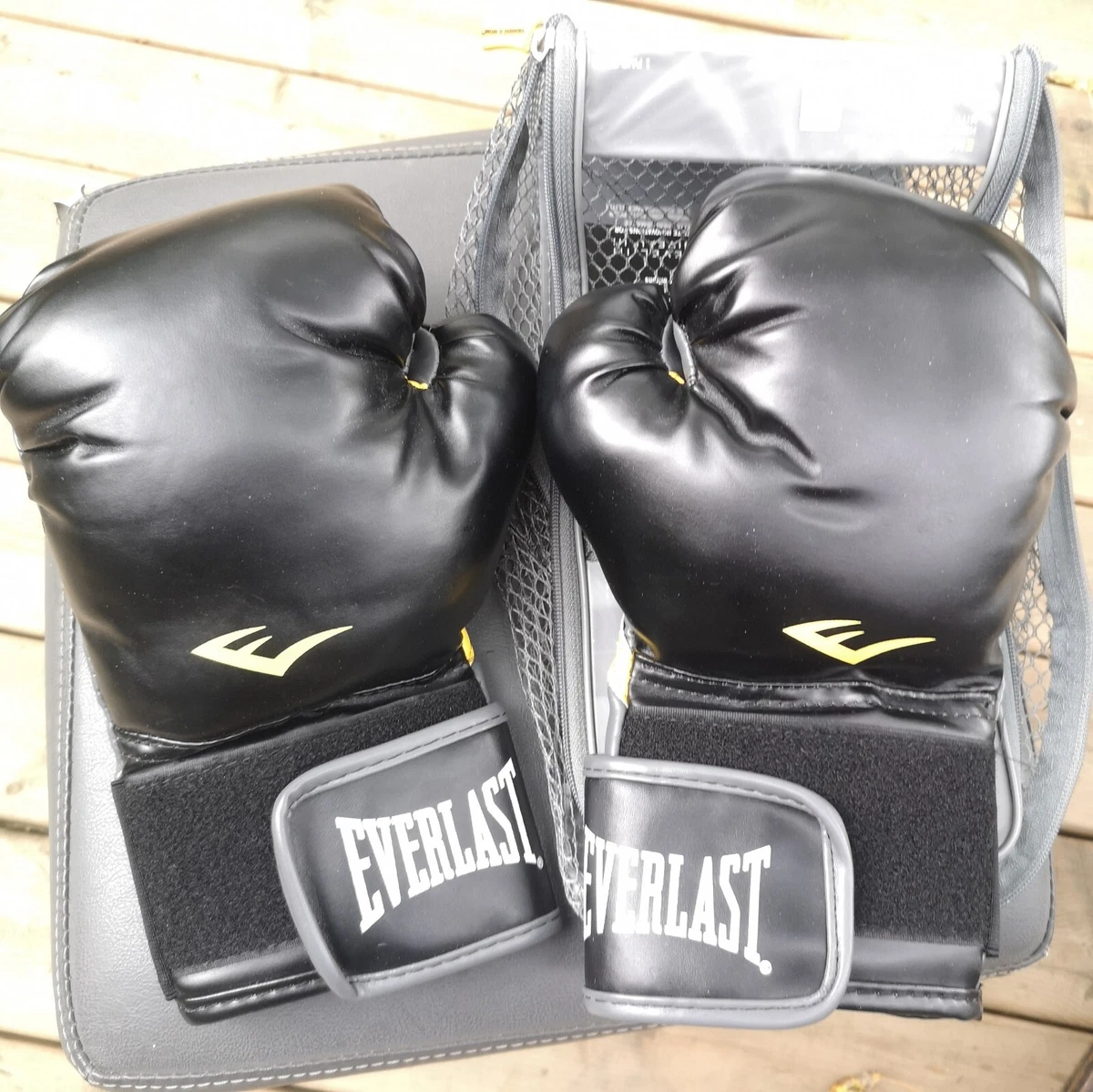 Everlast 12 oz sales classic training gloves