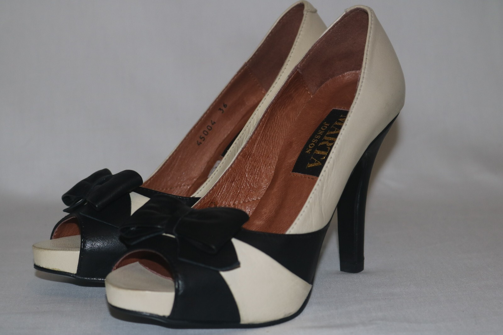 Marta Jonsson New with box. Vanila & Black slip on. UK4 £130 image 2