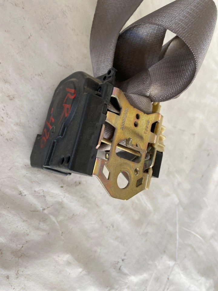 Jeep Liberty Limited 2002 vagón cinturón de seguridad trasero lado derecho del pasajero derecho derecho derecho derecho Foto 4 de 4