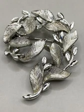 Vintage Marked Lisner  Brushed and shiny leaf light Silver tone Brooch Pin MCM