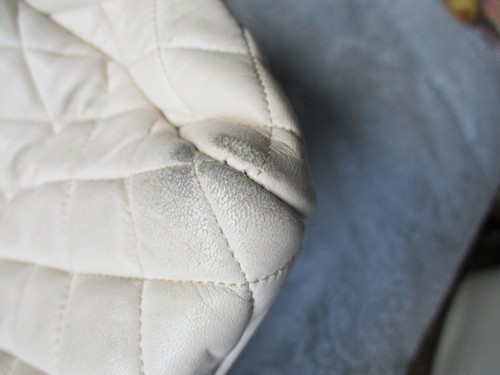 Fontanelli - Soft cream quilted leather handbag with side tassel - Picture 13 of 13