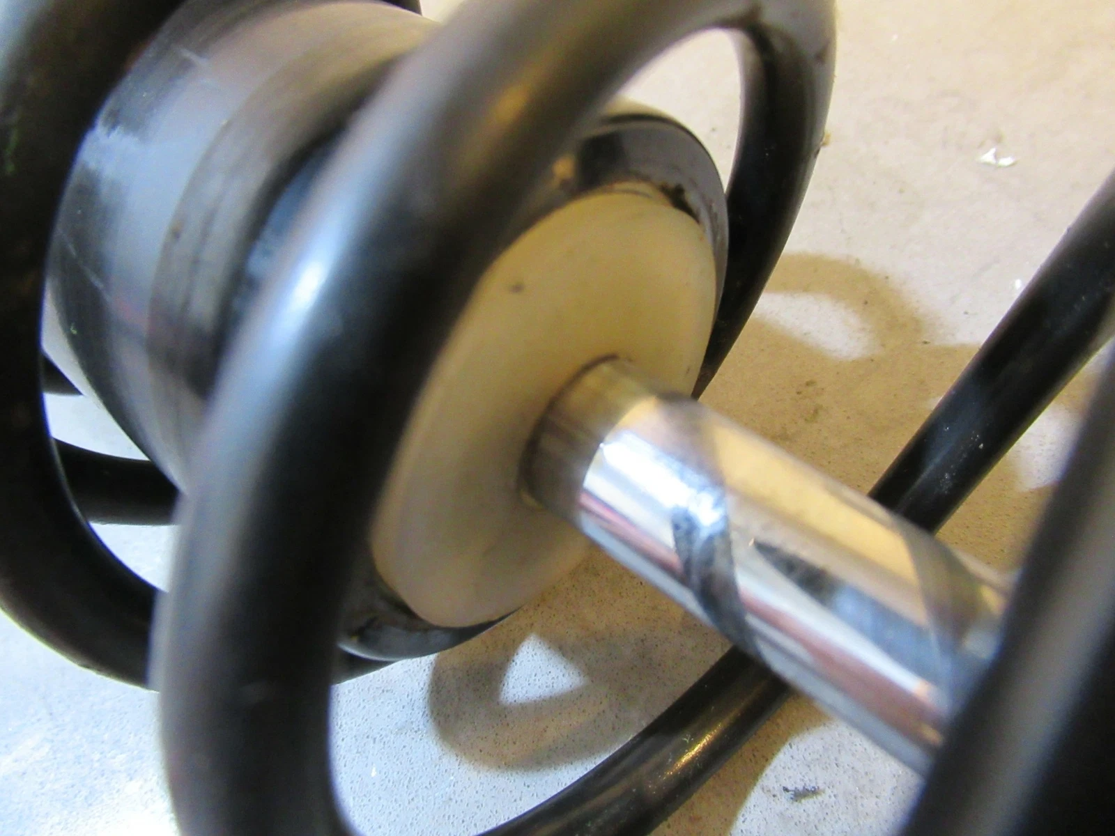 Yamaha Mountain Max 600 Shock Center 99 #3