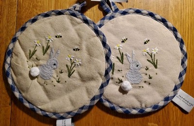 Farmhouse Rachel Ashwell 2pk Spring Easter Embroidered Bunny Rabbits Oven Mitts