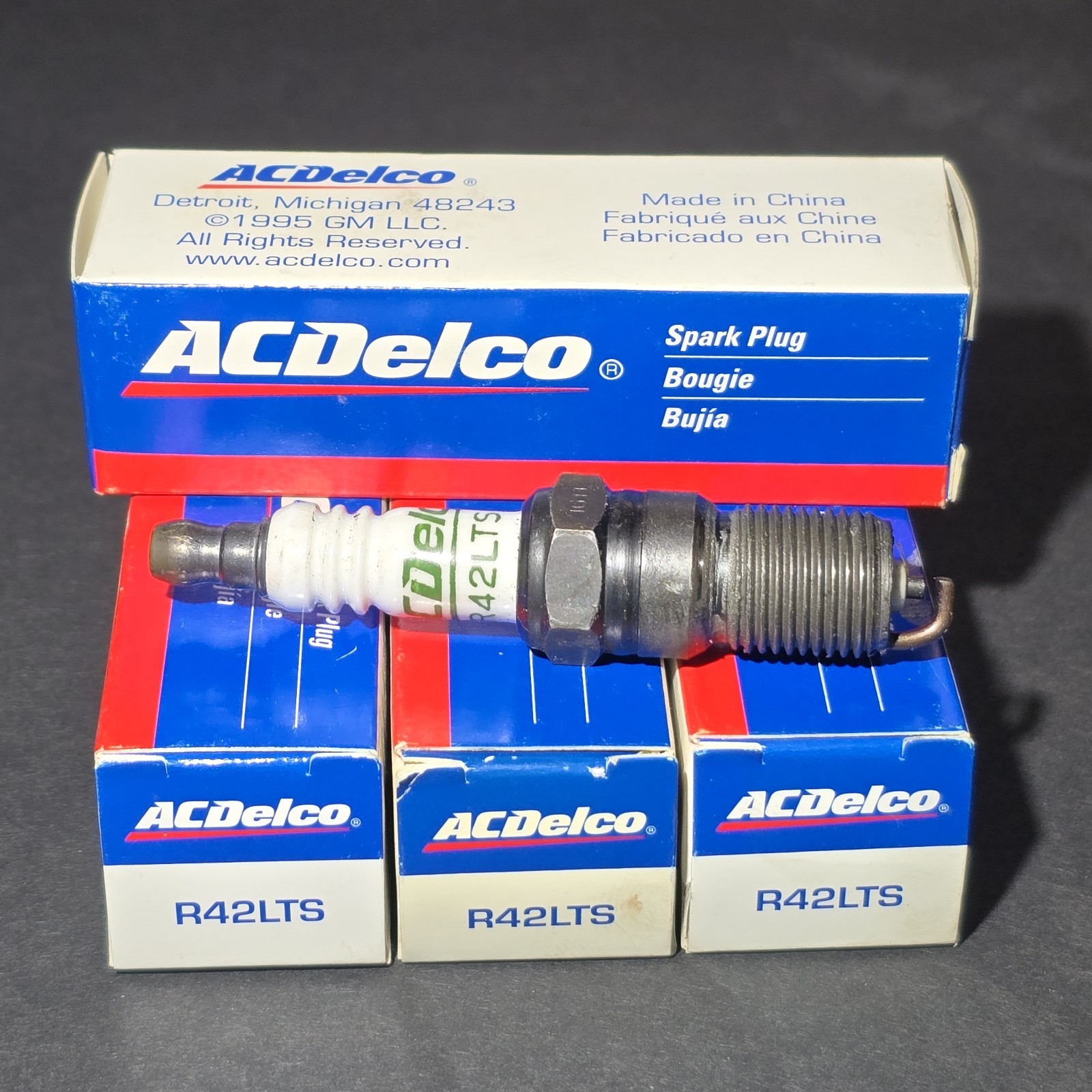 Set of 4 Genuine ACDelco R42LTS Spark Plugs GM 19354421 4#R42LTS