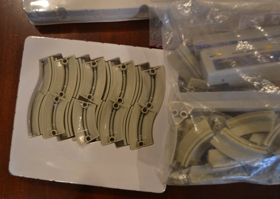 LOT ZIP ZAPS GRAND PRIX BARRIER WALL KIT MICRO RC RADIOSHACK TOY RACE CAR - Image 3 of 4