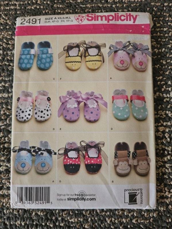 UNCUT Simplicity Pattern #2491 Size A (XS,S,M,L) Baby Shoes