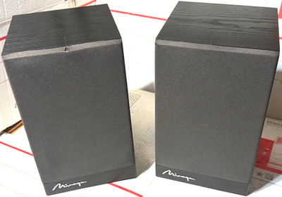 VINTAGE MIRAGE M190 2-WAY BOOKSHELF SPEAKERS PAIR  -MADE IN CANADA!!