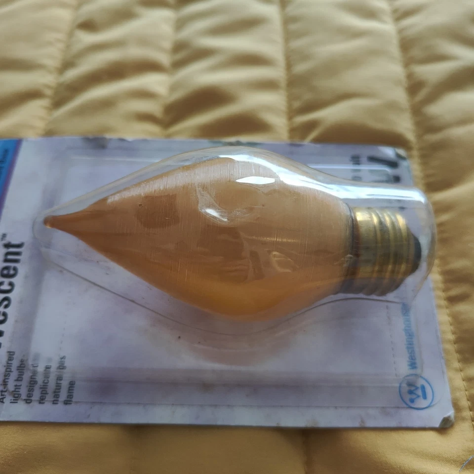 Westinghouse DecorLite SPUN GLOWESCENT AMBER LIGHTBULB 40C15 Med Base 40w Flame - Image 2 of 4