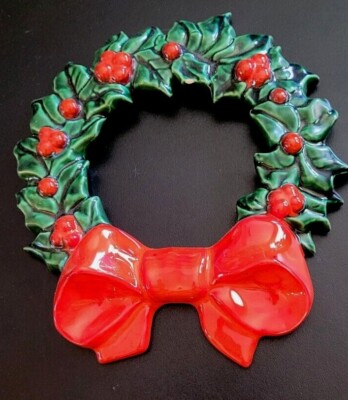 Dot Craft;Holiday CHRISTMAS DECOR 8'' Round Green Ceramic Wreath w/RED Bow Plaque