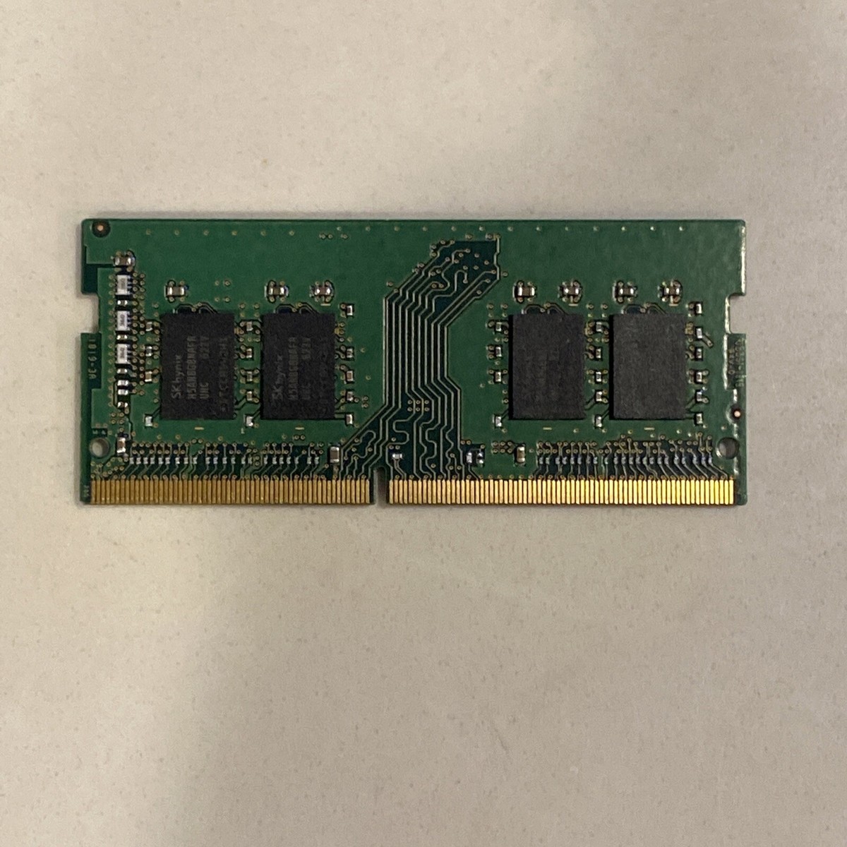 SK Hynix 8GB 1Rx8 PC4-2400T-SA1-11 DDR4 2400MHz SODIMM SK Hynix 8GB 1Rx8 PC4-2400T-SA1-11 DDR4 2400MHz SODIMM