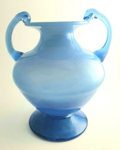 VASE BLAU HELLBLAU HENKELVASE GLAS PULVEREINSCHMELZUNGEN H.22 cm  Wagenfeld Stil - Picture 1 of 5