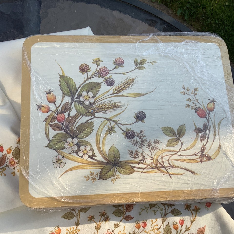 6 St Micheal ,Marks And Spencer Harvest Placemats & Round Tablecloth