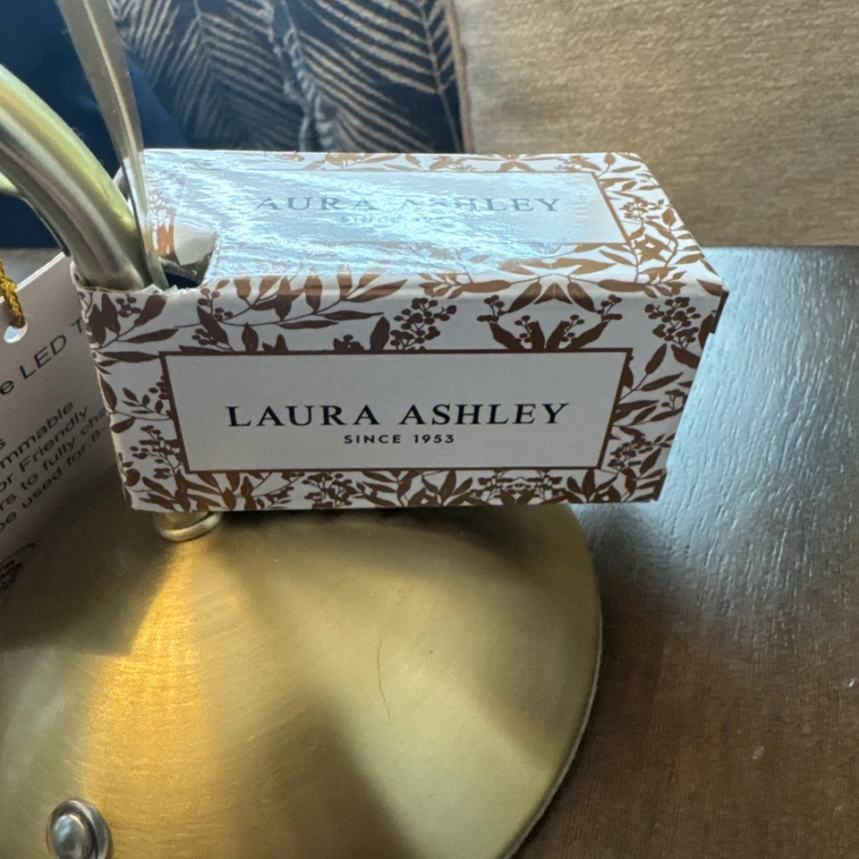 New Laura Ashley Flower Tiffany Style Lamp Gold Rechargeable Touch Lamp - Image 4 of 4