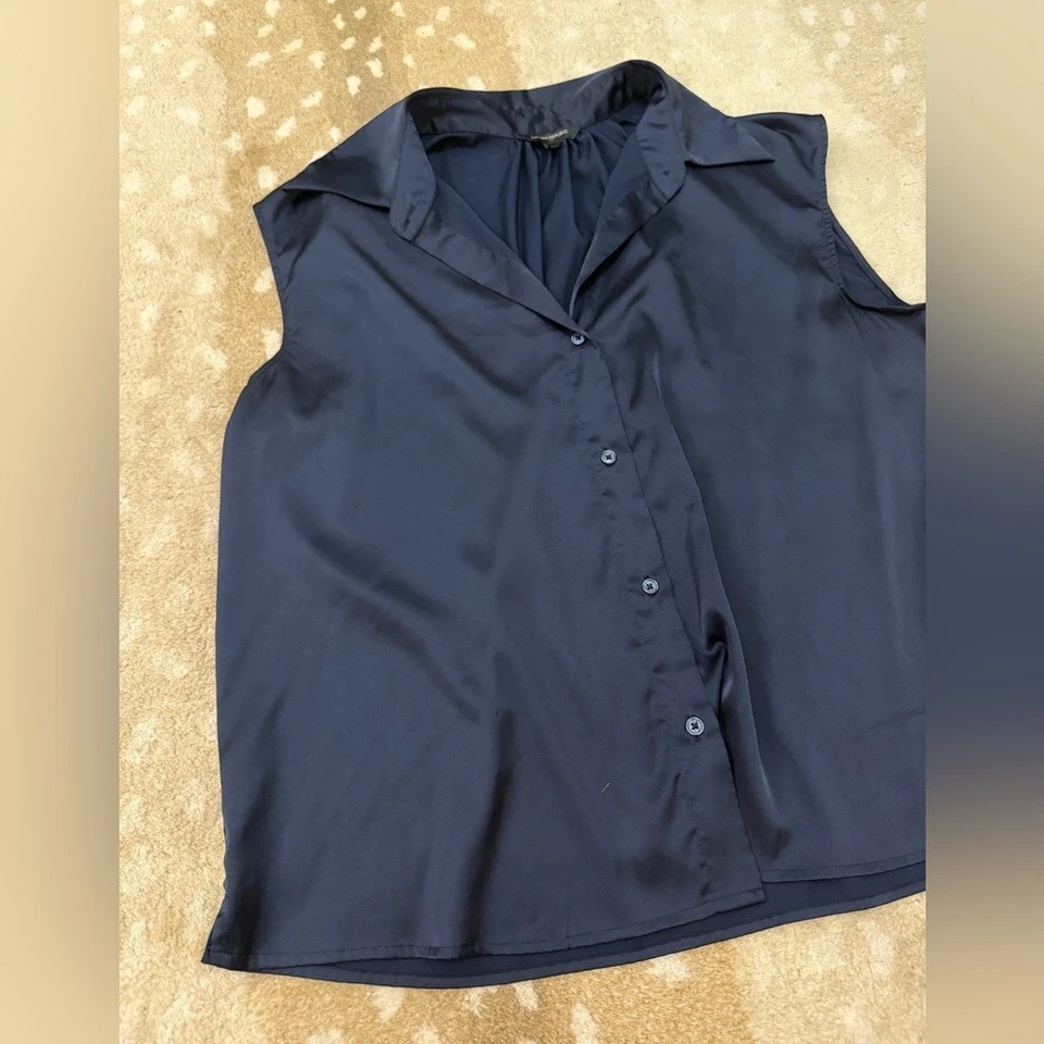 Banana Republic navy blue sleeveless silk blouse women’s size XL - Image 4 of 4