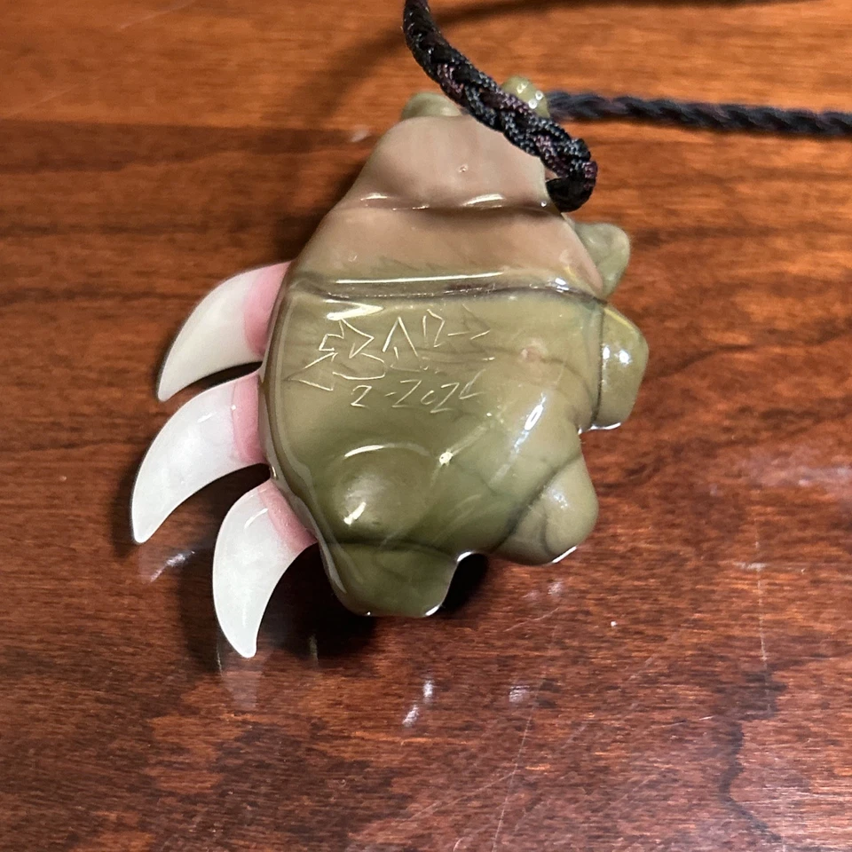 Mini colgante de vidrio salado hecho en Estados Unidos en 2024 firmado por artista Foto 2 de 3