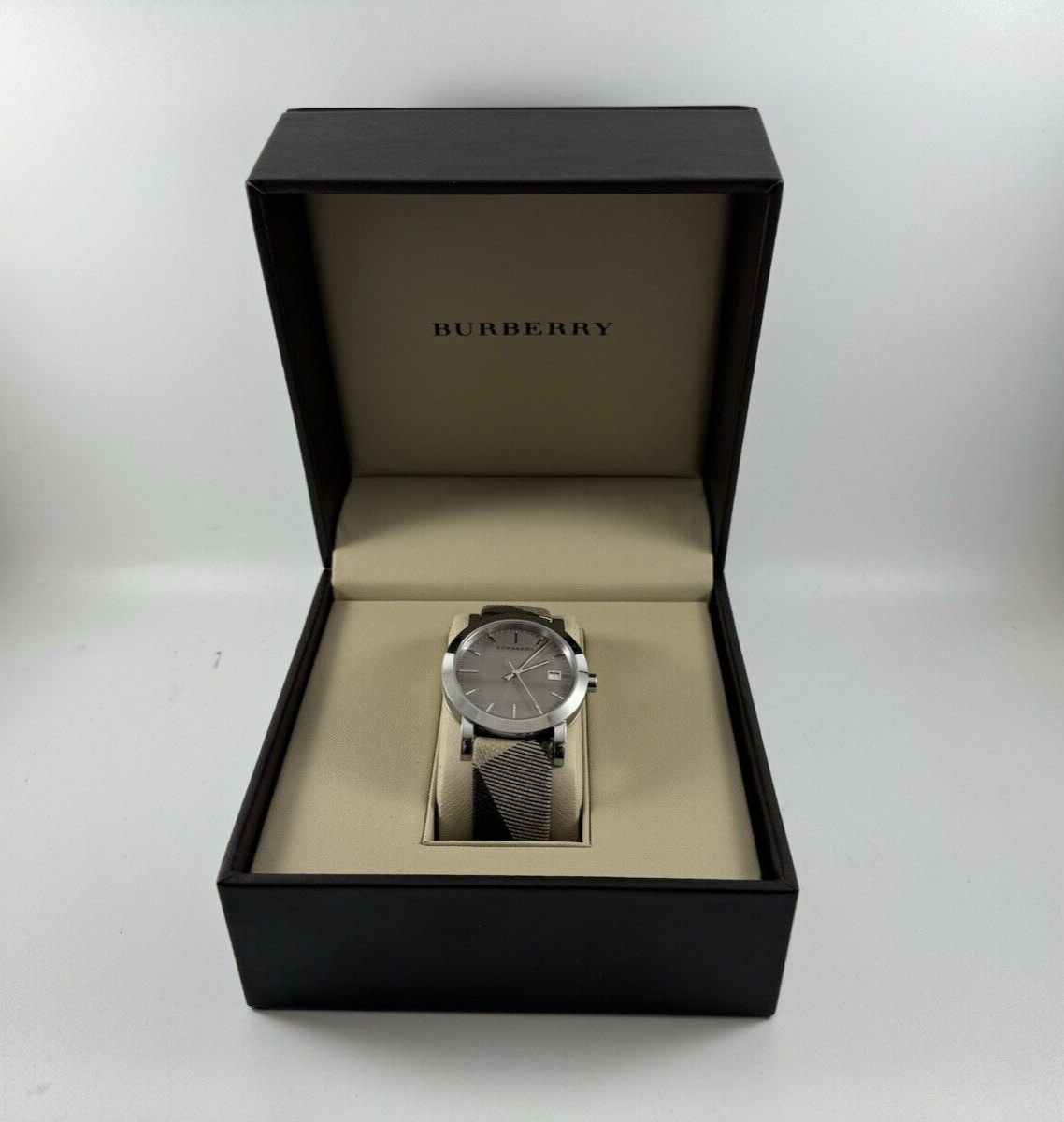 Burberry Leather-strap Watch BU1774 - gently used Burberry bu1774 like new, new battery, with original box for  main image 3
