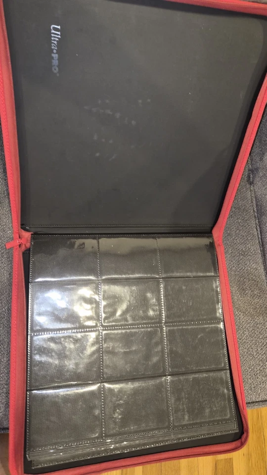 Carpeta Ultra PRO Vivid 9 Bolsillos con Cremallera Pokemon Yugioh 360 Tarjetas Soporte Almacenamiento Foto 3 de 3