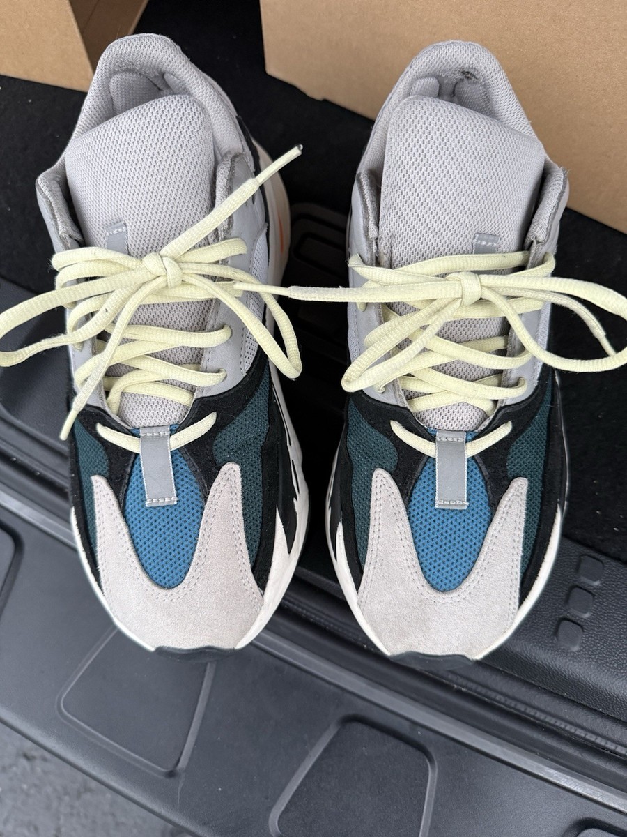 adidas Yeezy Wave runner Size