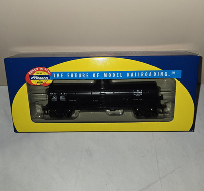 Athearn HO 73186 Bessemer & Lake Erie Single Dome Tank Car B&LE #A133 Black