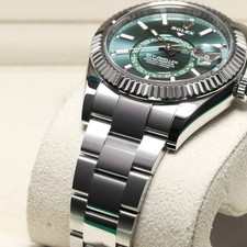 Rolex Sky Dweller 42mm Oystersteel Green Dial Fluted Bezel Oyster Bracelet 33693 10