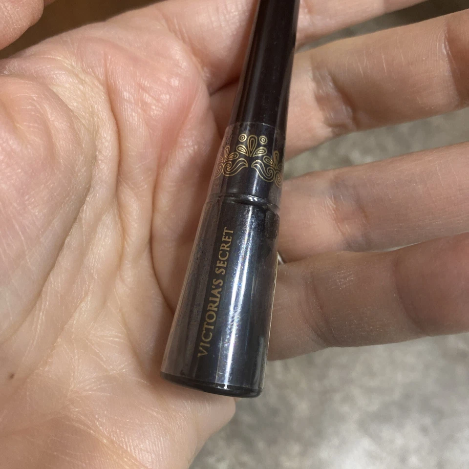 Delineador de ojos Victoria's Secret líquido lujuria marrón sensual sellado de fábrica raro Foto 2 de 4