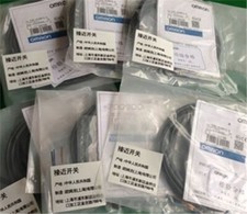 1Pc New Omron E2B-M18KS08-WP-C2 fg