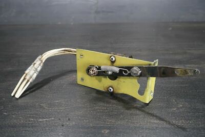 Beechcraft B58 Baron Flap Switch Lever w/ Switch Assy 96-324055-99 MS25201-4