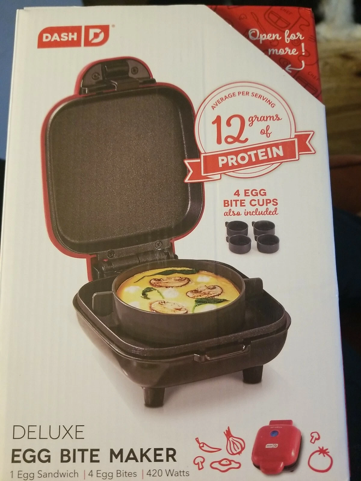 NEW Dash Deluxe Egg Bite Maker with Silicone Molds