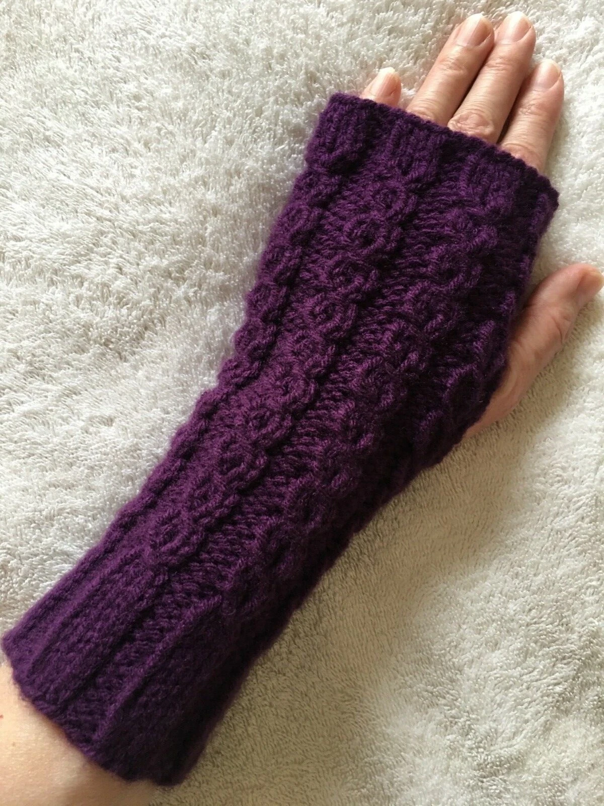 New Unique Quality Hand Knit Fingerless Gloves Mittens Wrist Warmers Deep Violet