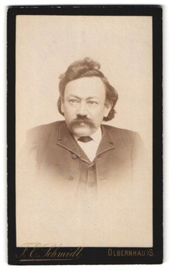 Fotografie F. E. Schmidt, Olbernhau i. Sa., Bürgerlicher Herr mit Schnauzbart 
