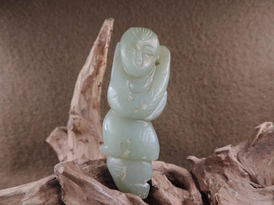 Antigua escultura china de jade hetiano tallada a mano figura colgante hombre de la suerte Foto 2 de 4