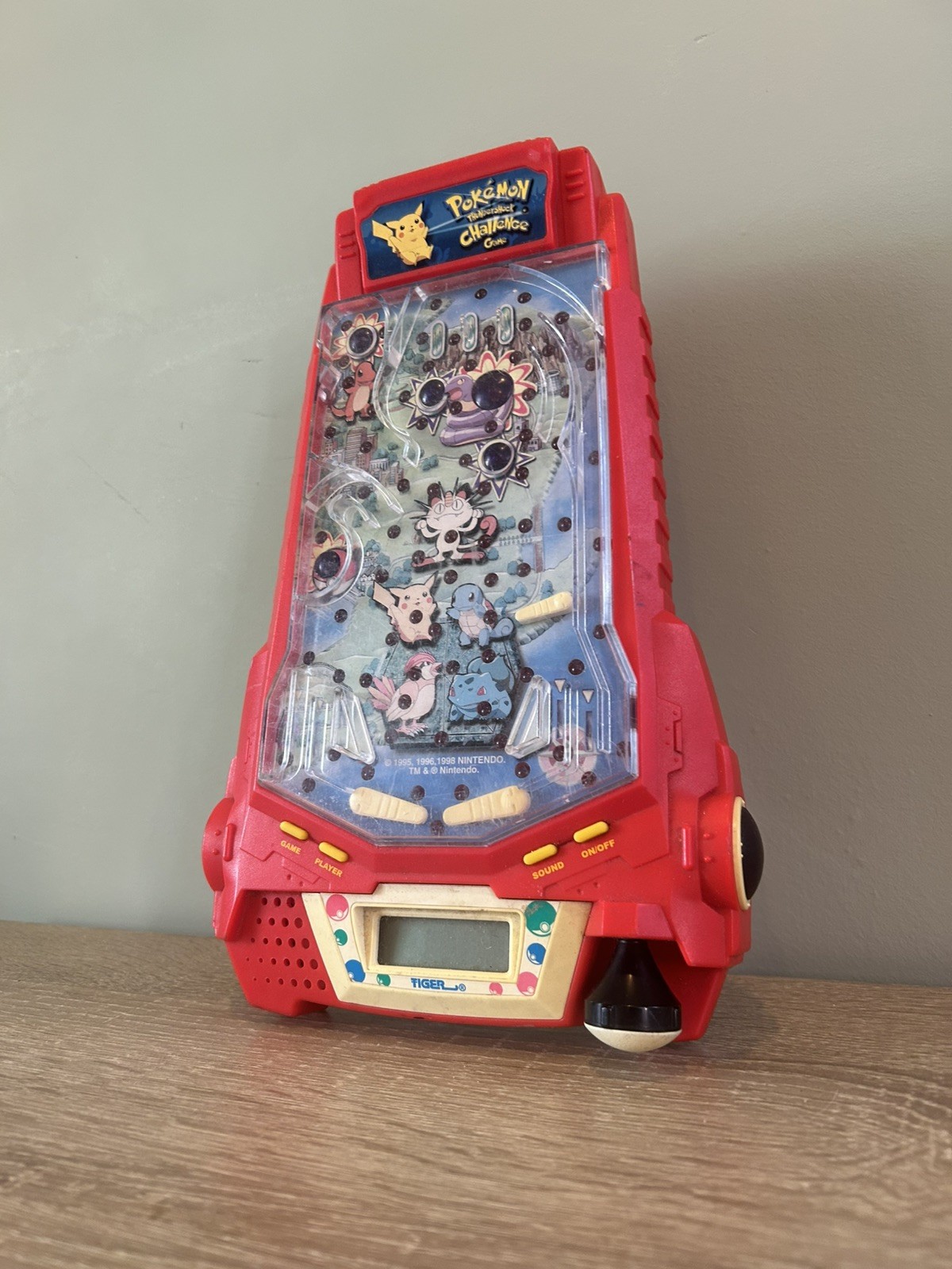 Pokemon 'Thundershock Challenge' Pin Electrónico Bola Juego de Mesa