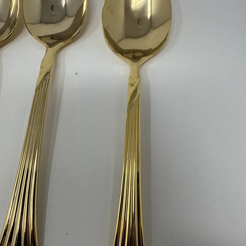 Juego de 4 cucharas de té Farberware Chambord chapadas en oro hechas en Corea Foto 4 de 4