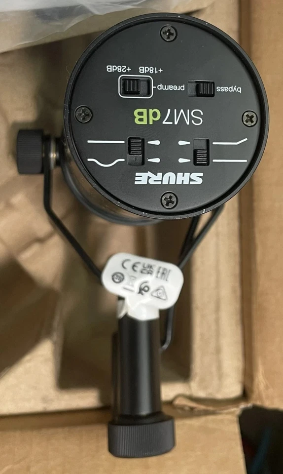 Shure SM7dB Dynamic Cardioid Vocal Microphone - Image 4 of 4