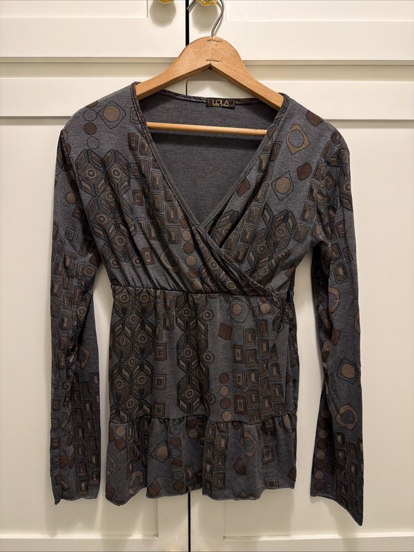 Lola Made in Italy Women’s Medium Long Sleeve Top – Geometric Prin