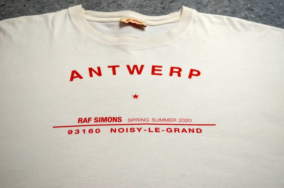 MUY RARA Camisa de Gira Raf Simons SS20 "Antwerp" Blanco/Rojo Talla Grande Foto 2 de 4
