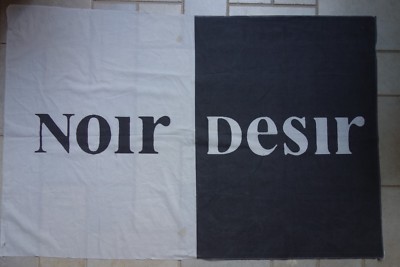 NOIR DESIR - Banner Fahne Flagge Texil-Banner  XXL 130 x 84 cm black & white