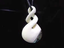 Maori Double Twist Inlaid Paua Shell Water Buffalo Bone Pendant Necklace 