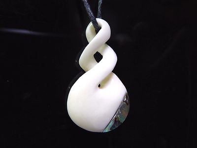 Maori Double Twist Inlaid Paua Shell Water Buffalo Bone Pendant Necklace 