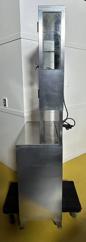 Gabinete médico vintage de acero inoxidable Foto 4 de 4