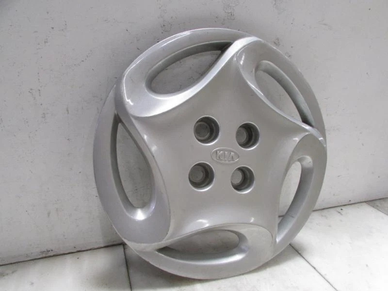 Cubierta de rueda 98 99 00 01 KIA SEPHIA Foto 3 de 3