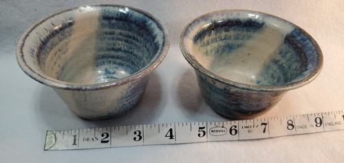 Set di 2 ciotole in ceramica fatte a mano firmate - 4,5" × 2,5" - Foto 3 di 5