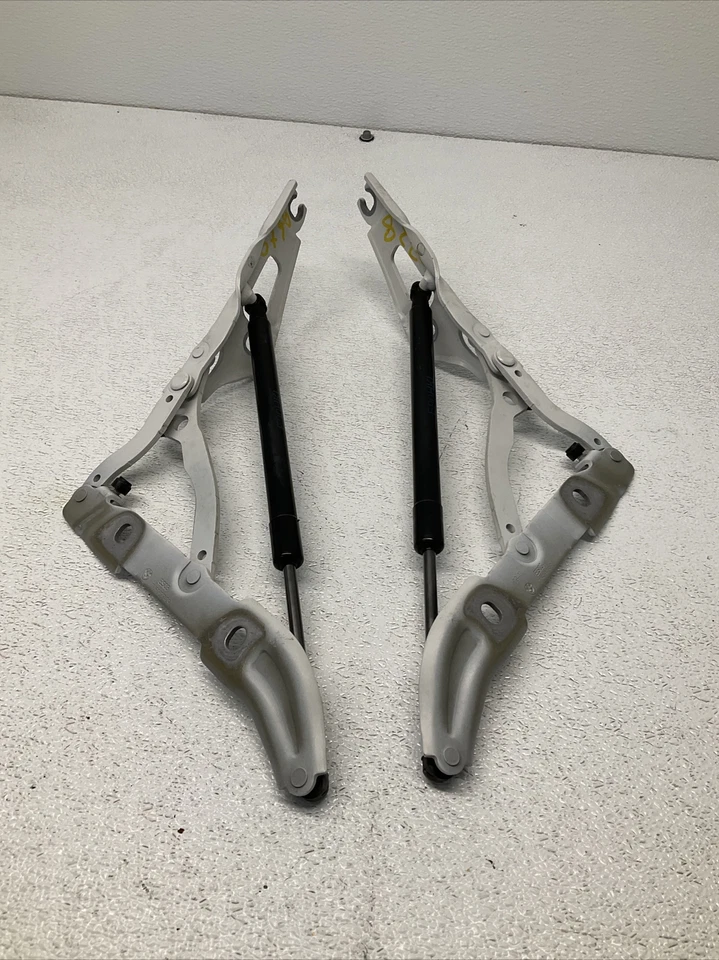 2011 BMW M3 Trunk Struts & Hinges, 28I Convertible, Pair. - Изображение 3 из 4