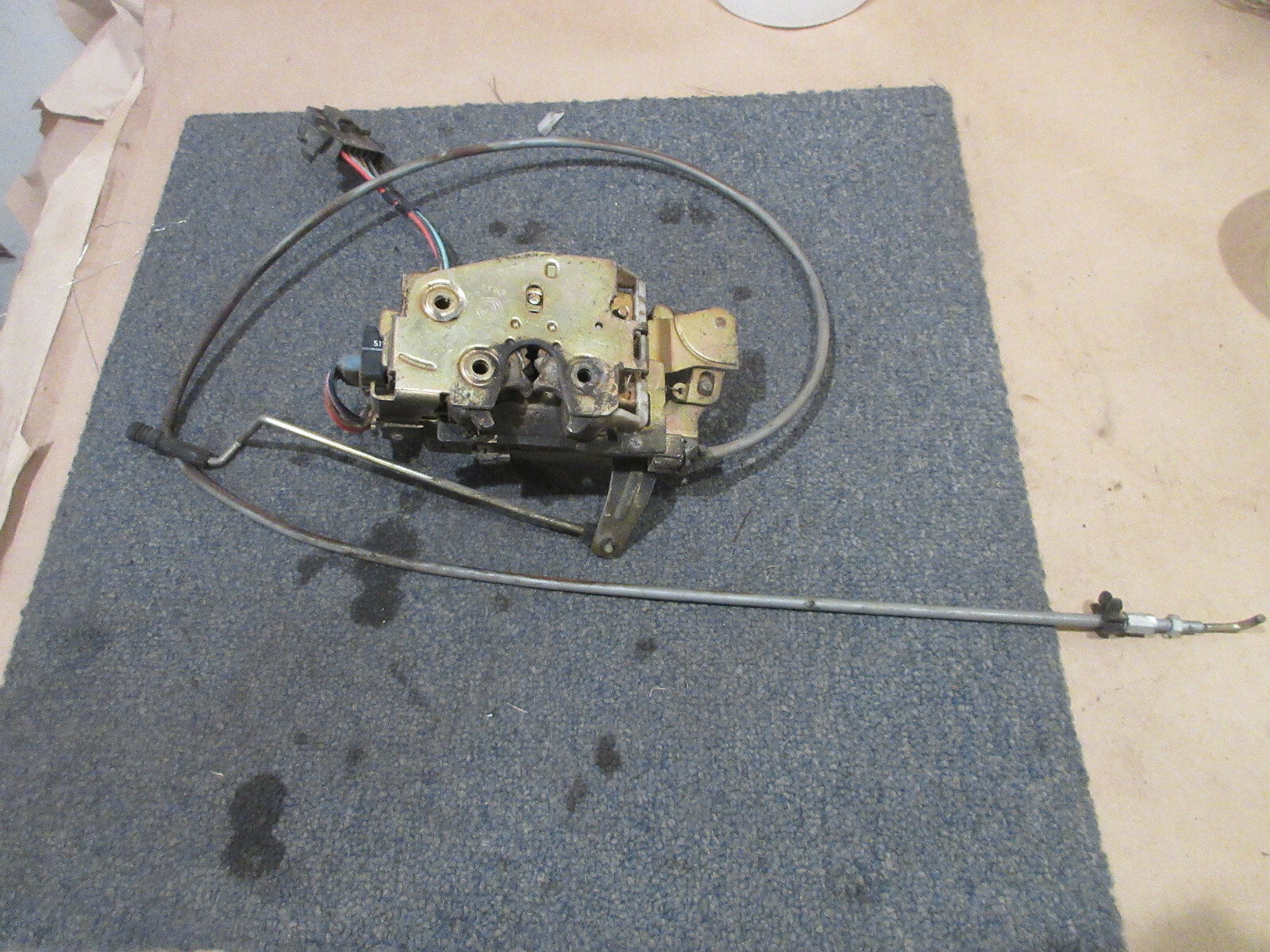 Ferrari, 355-348  RH Door Lock With Cable / Actuator  - P/N 64685200
