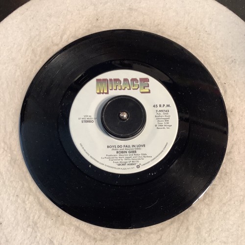 Robin Gibb 45RPM “Boys Do Fall In Love/Diamond” 1984 80s Synth Pop Rock 7” Vinyl - Picture 3 of 4