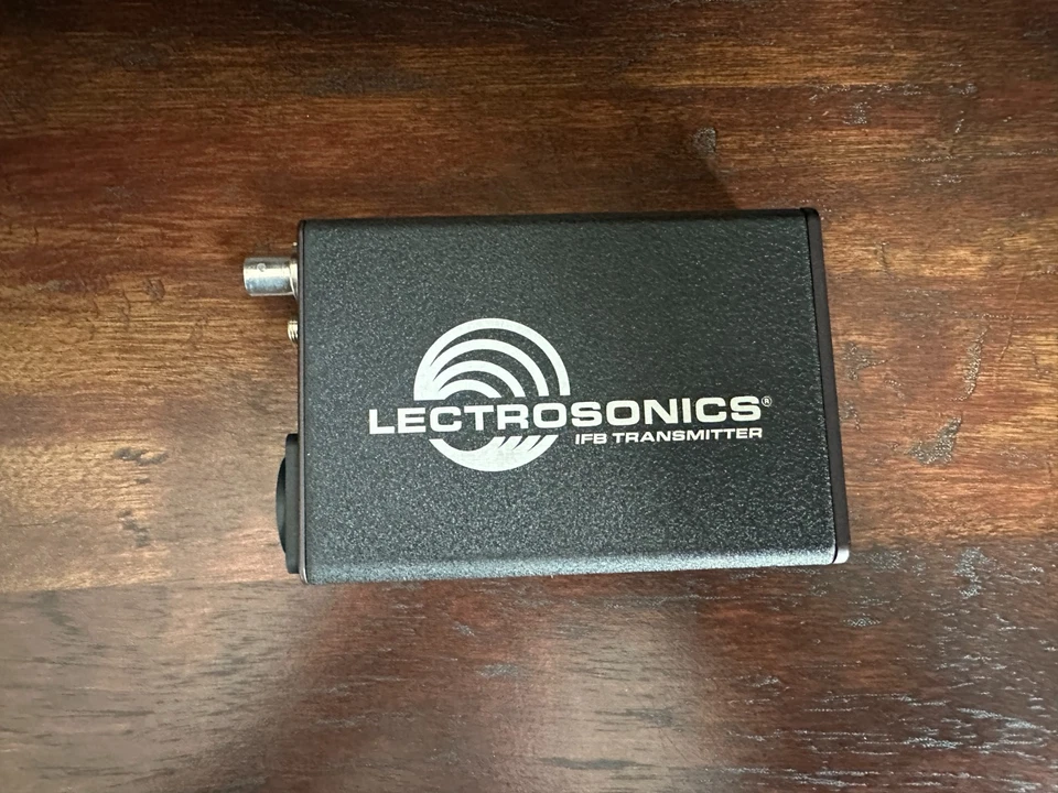 Transmisor IFB ágil de frecuencia Lectrosonics IFBT4 Foto 2 de 4