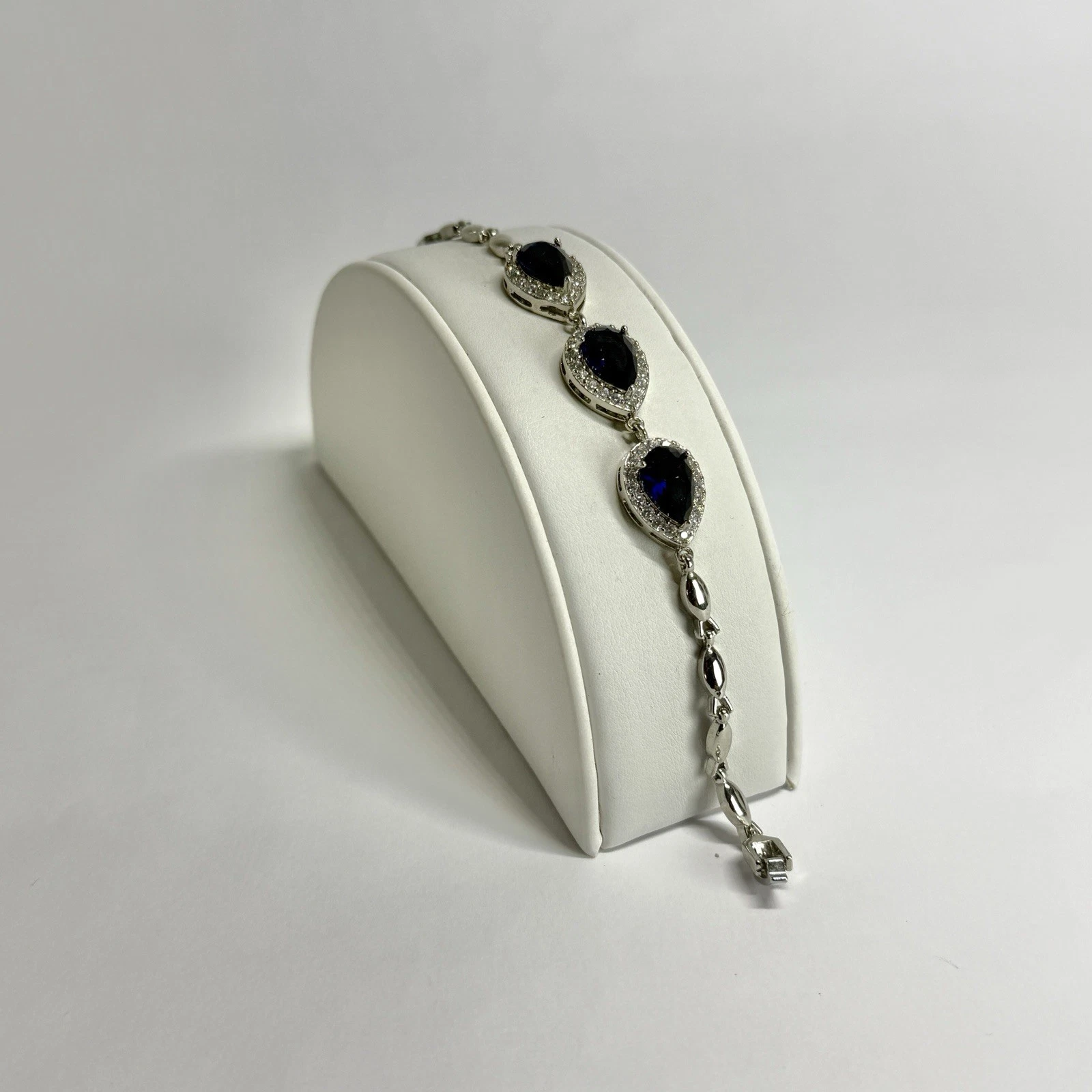 Elegant Tennis Rhinestone Sparkly Silver Tone Vintage Bracelet Jewelry Br244
