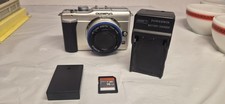 Olympus E-Pl1 Mirrorless camera  M.ZUIKO DIGITAL 17mmf/2.8 37 Pancake Lens