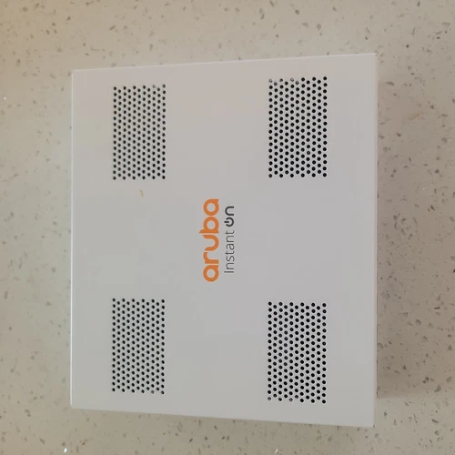 HPE Aruba Instant On 1830 8-Port Gb Smart Switch JL810A / JL810A#ABA 